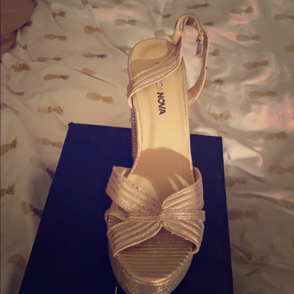 Rose gold platform sandal brand new